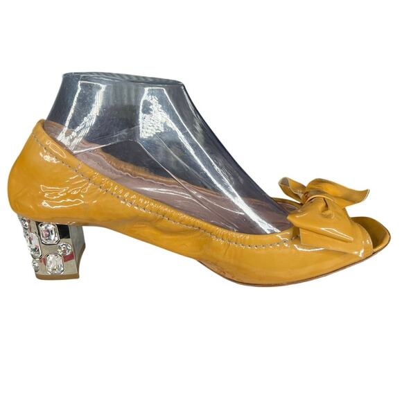 Miu Miu Women’s Beige Patent Leather Bow Crystal Studded Pumps Size 40.5 US 9.5 - Picture 4 of 14
